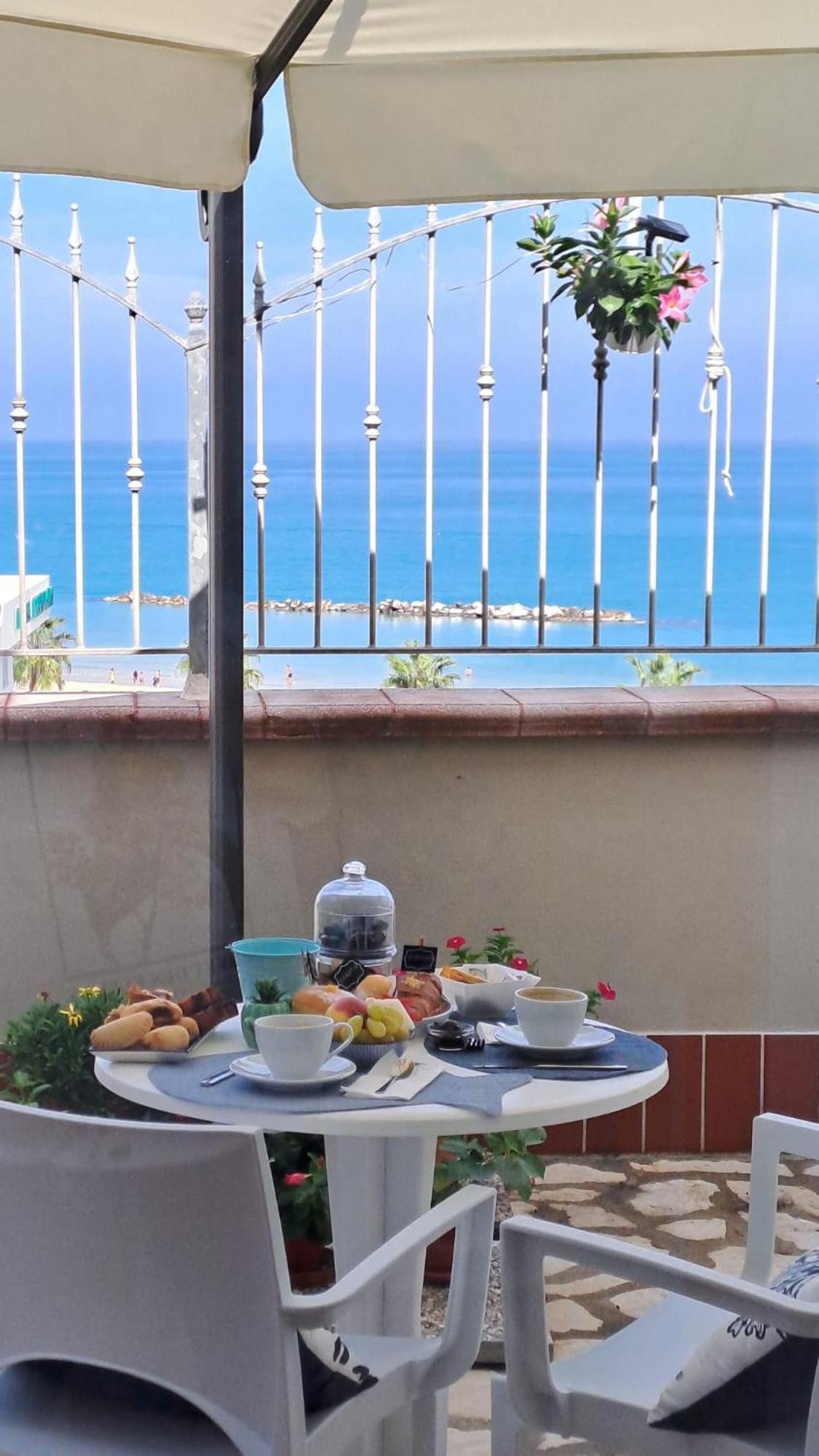 Bed and Breakfast Tramonto Sul Mare Термолі Екстер'єр фото